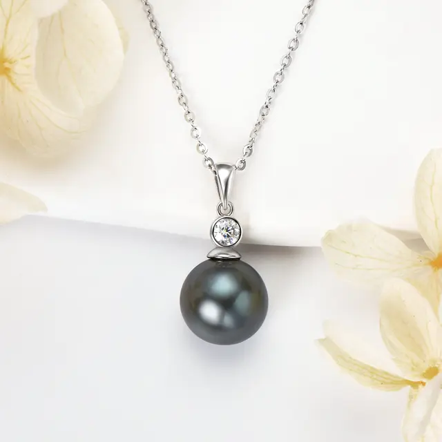 Sophisticated Fusion: 925 Sterling Silver Pendant Necklace with 3mm Moissanite and 9mm Natural Tahitian Black Pearl – A Trendsetting Elegance for Women