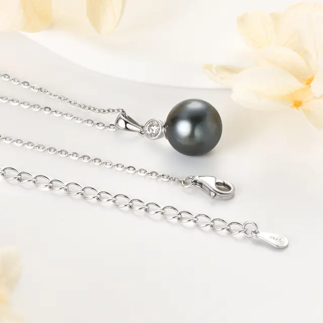 Sophisticated Fusion: 925 Sterling Silver Pendant Necklace with 3mm Moissanite and 9mm Natural Tahitian Black Pearl – A Trendsetting Elegance for Women